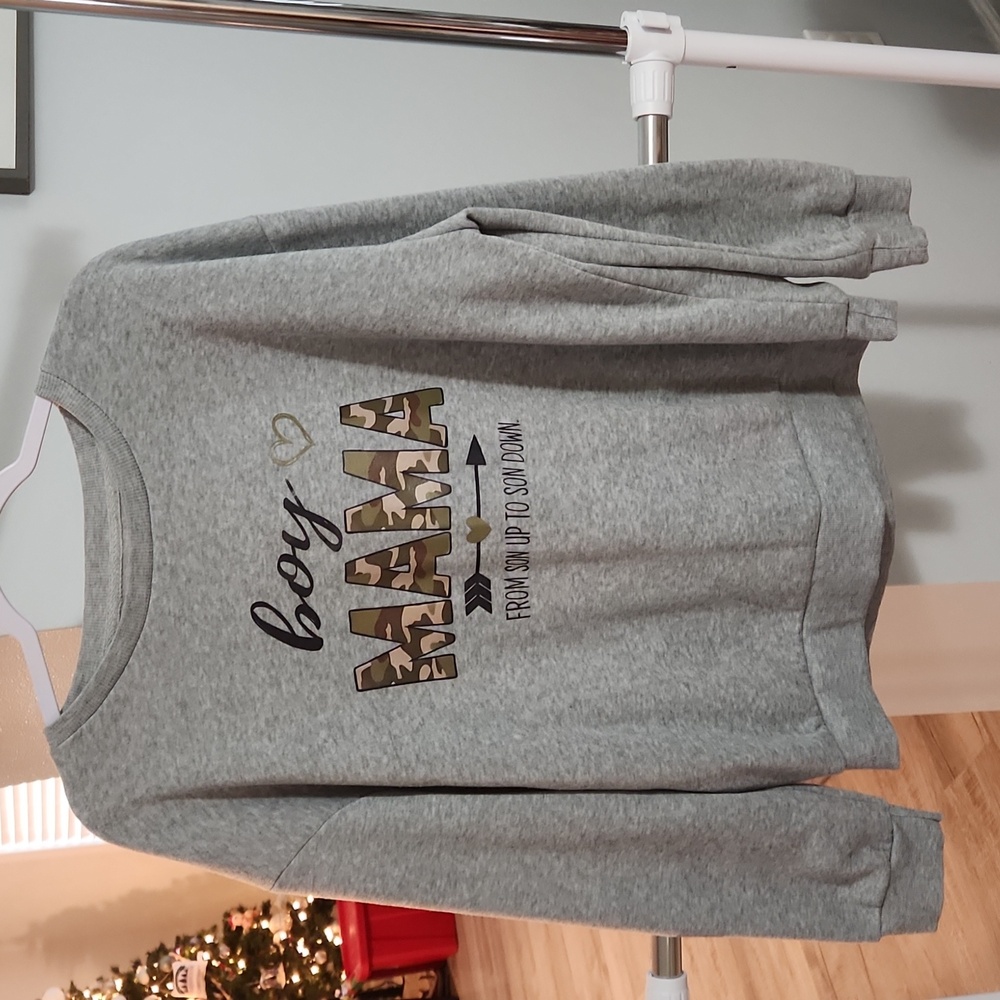 Shein sweatshirt size large wears small